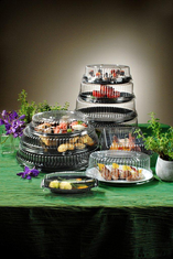 Disposable serving trays with lids